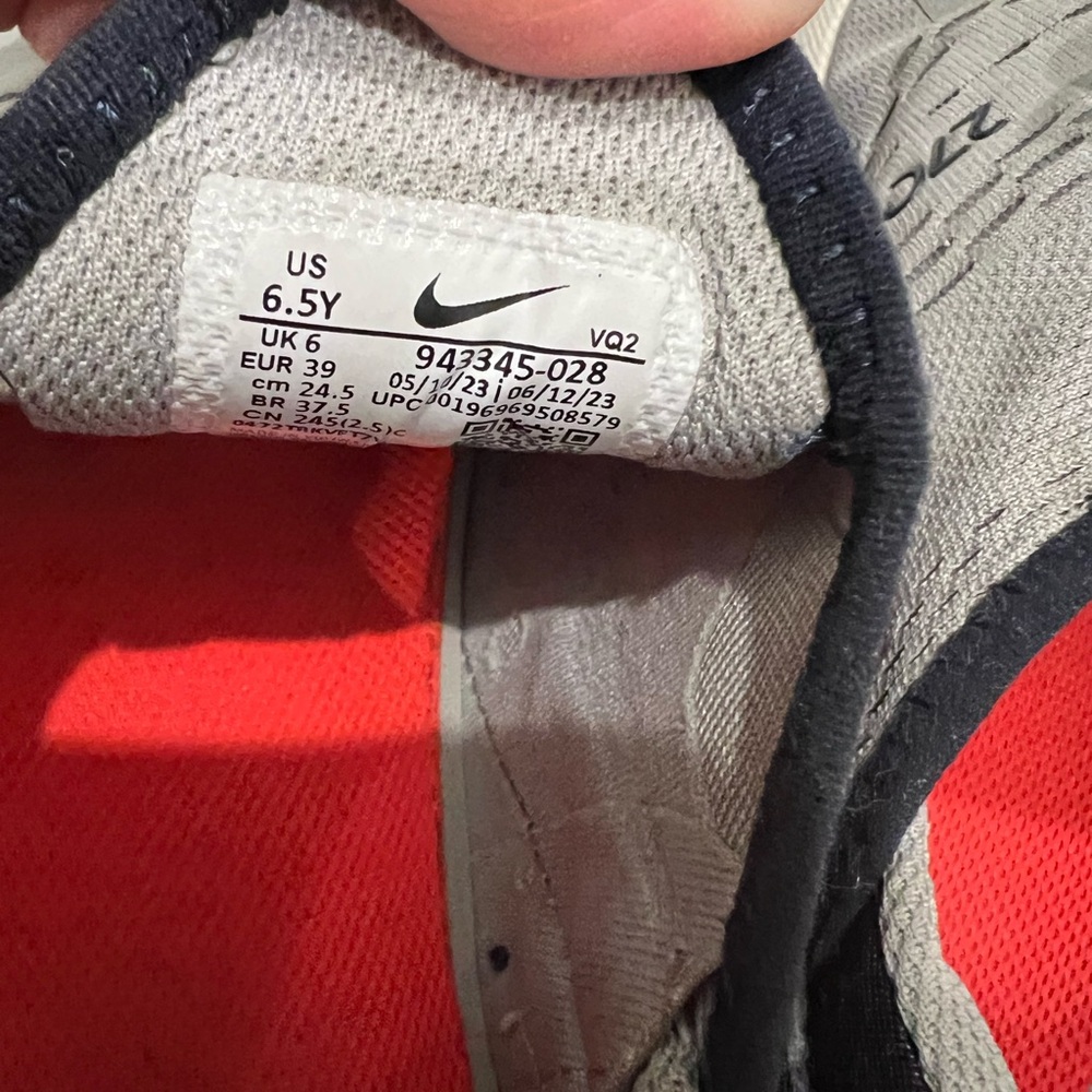 Nike Air Zoom Gray and Black Sneakers - Picture 4 of 4